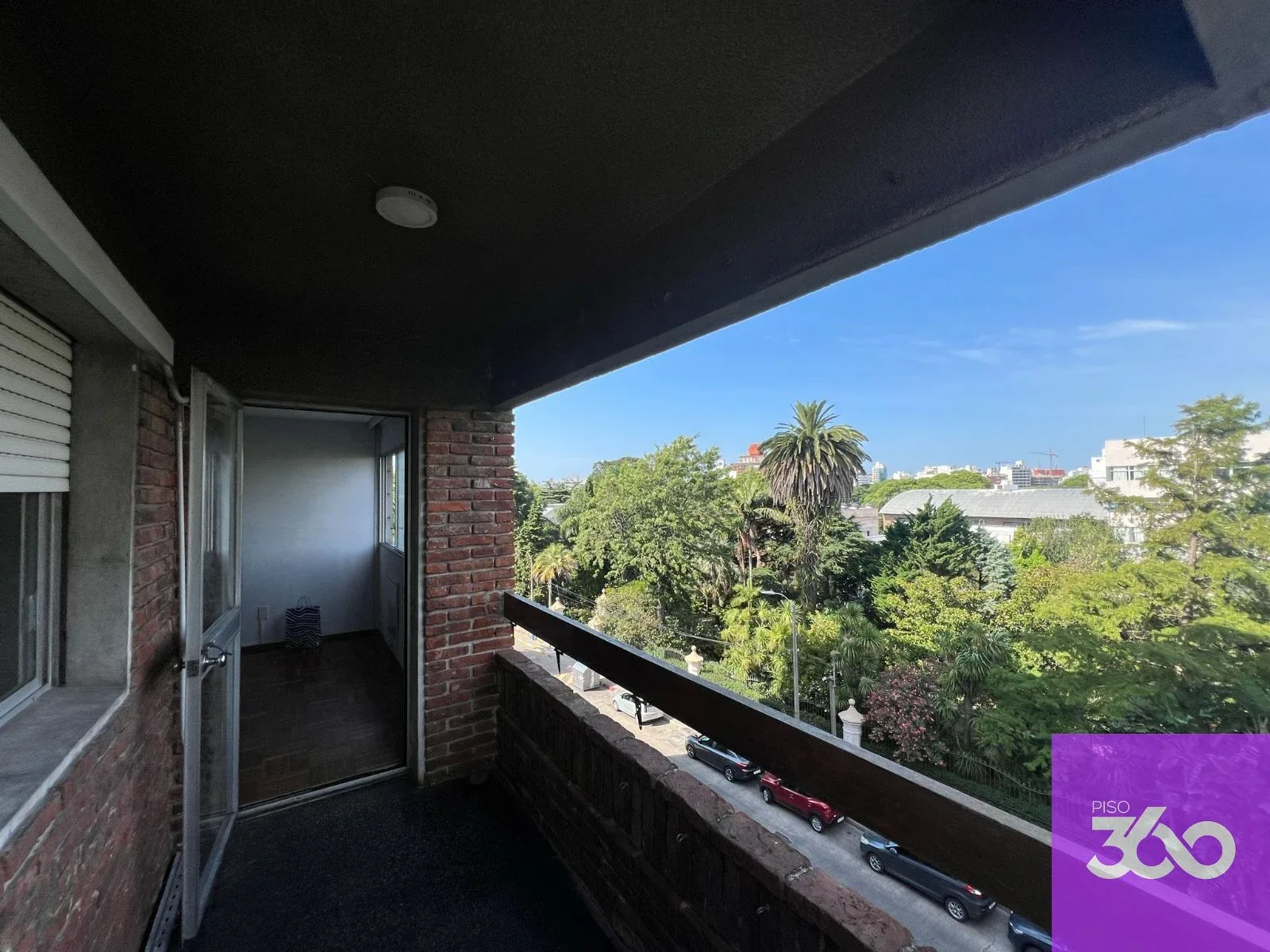 APARTAMENTO DE 3 DORMITORIOS EN VENTA CON TERRAZA Y COCHERA EN POCITOS - Imagen 2