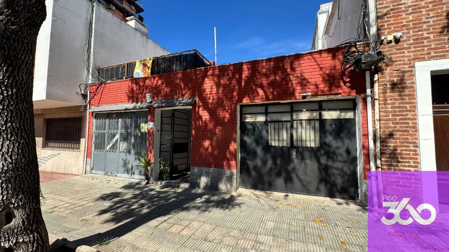Casa PH de 2 dormitorios y garage en Pocitos (a reciclar) - Imagen 2