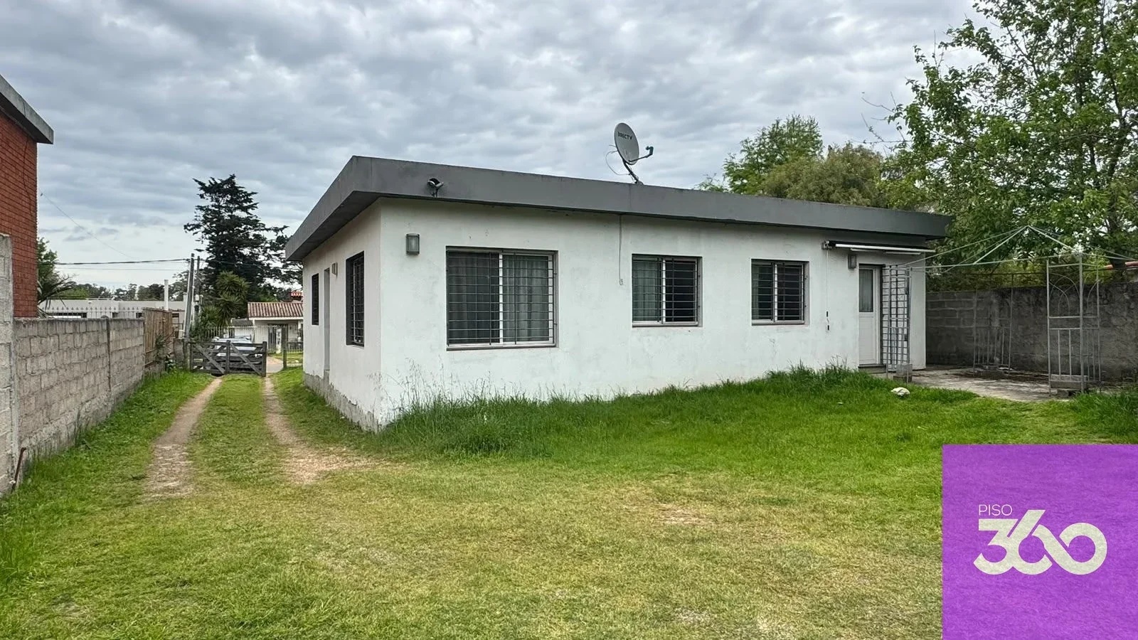 Terreno con mejoras en venta de 680m2 ubicado en Lagomar Norte - Imagen 1