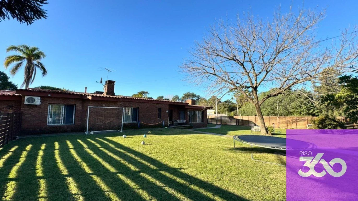 Casa en El Pinar Sur de 4 dormitorios y 4 baños Piscina barbacoa y servicio - Imagen 1