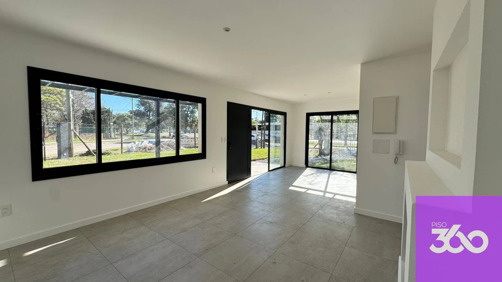 Casa PH de 3 dormitorios en Lagomar Sur con parrillero y cochera - Imagen 3