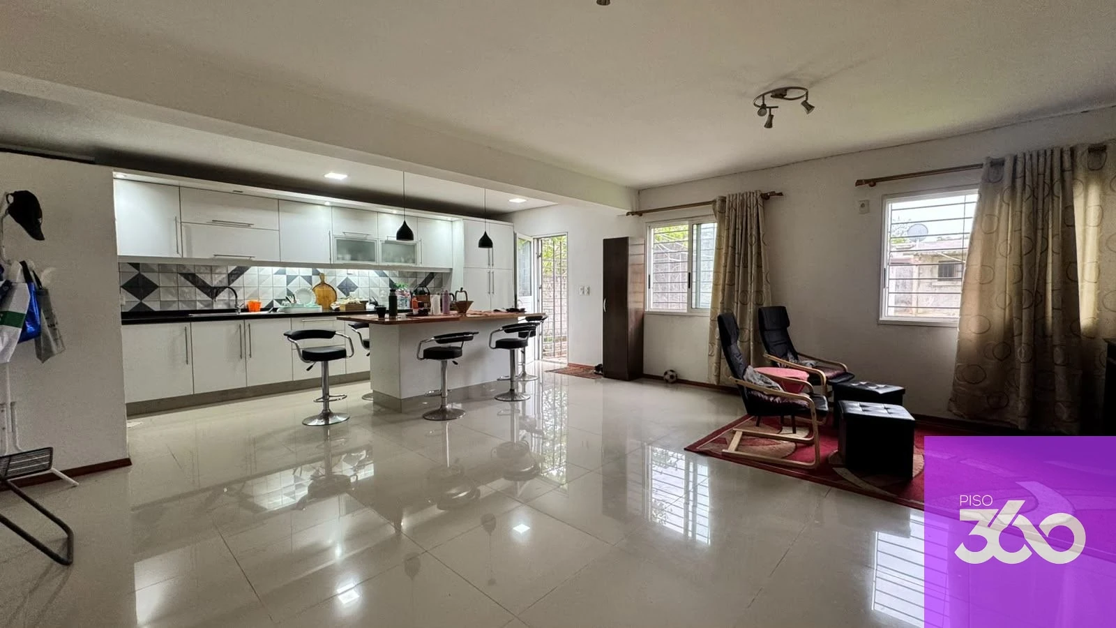 Casa en Lagomar de 3 dormitorios padrón único de 680m2 (excelente ubicación) - Imagen 3