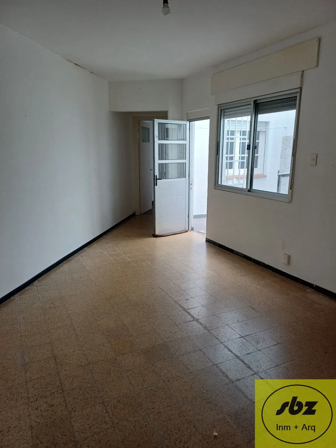 Apartamento en alquiler en La Comercial - Imagen 2