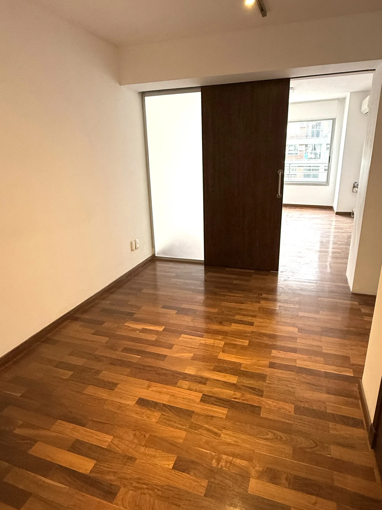 Apartamento en alquiler c/ cochera en Pocitos Nuevo - Imagen 2