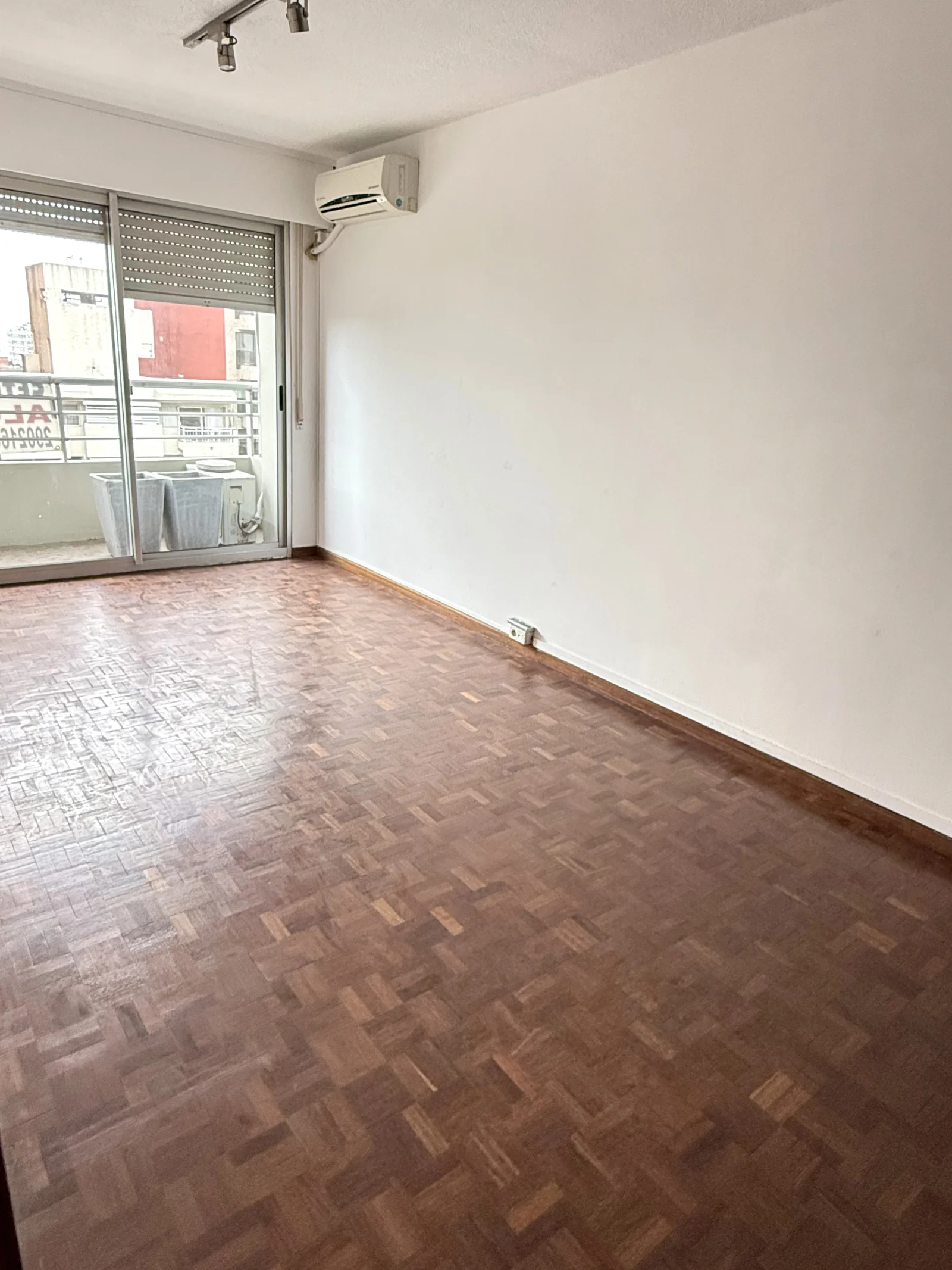 Apartamento en alquiler c/ cochera en Pocitos Nuevo - Imagen 5