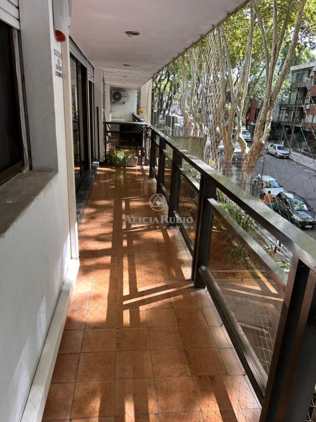 MARTI PROX 26 DE MARZO. BALCONES. TODO RECICLADO 2011! 137 MTS TOTALES. 2 GARAJES. GC$21.000  LOSA Y PORT. - Imagen 4