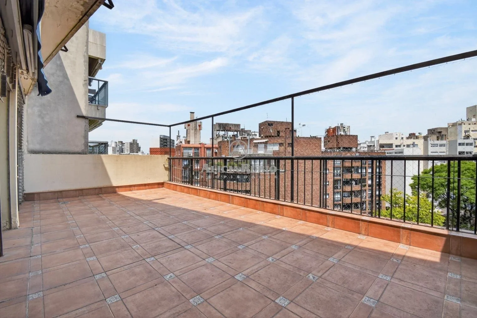 CAVIA Y BERRO. PENTHOUSE 3 DORM+ ESC+ ESTAR+ GRAN TERRAZA+ GARAJE. 181 MTS TOTALES. - Imagen 2