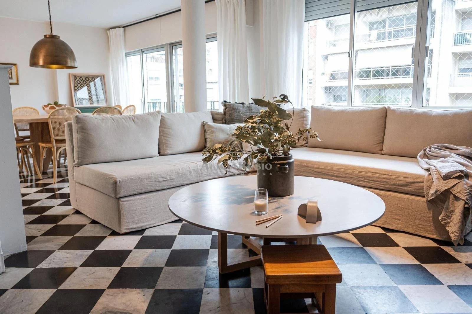 JUAN MARIA PEREZ CASI RAMBLA. DUPLEX. GRAN BBCOA EXCLUSIVA. 3 ESTUFAS LEÑA.  235 MTS EDIF. GJE + ALQ OTRO. - Imagen 3