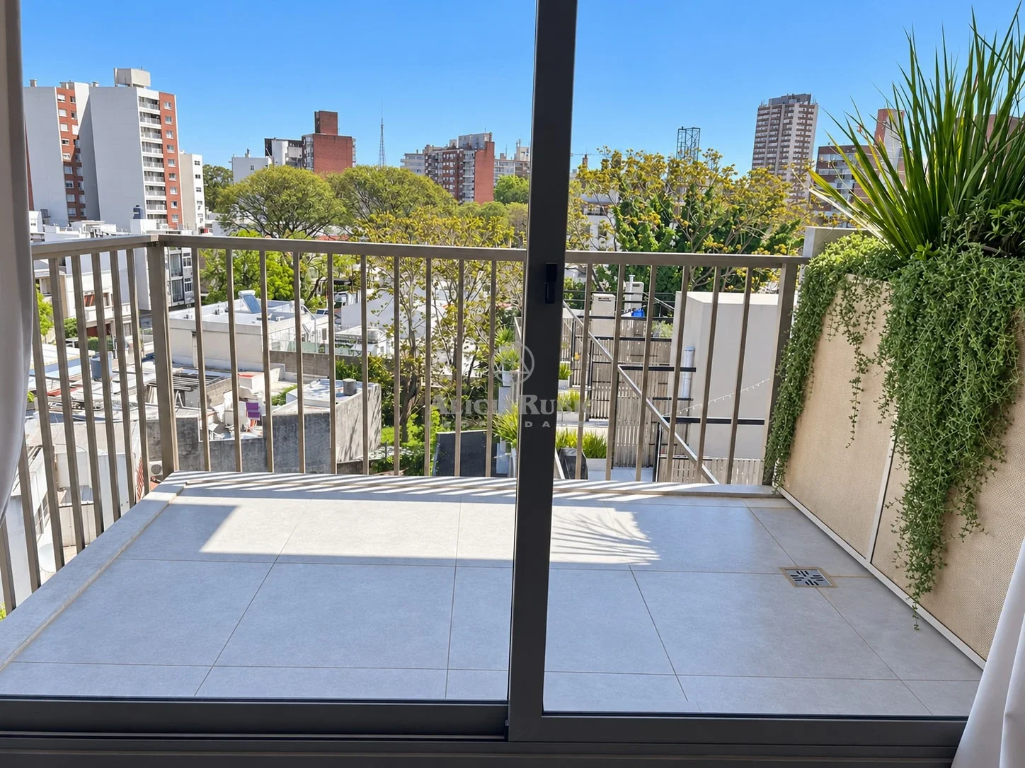 FORESTI PROX GARIBALDI Y AV.ITALIA.(HOSP.CLINICAS) A ESTRENAR! BALCON. MUCHO SOL!C AMENITIES- LEY ANV. - Imagen 2