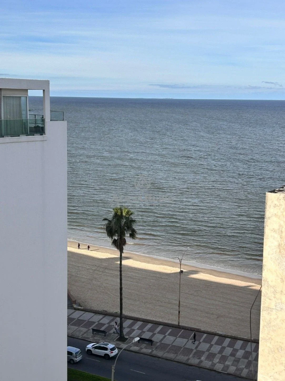 MASINI Y RAMBLA . VISTA MAR! 100 MTS + TERRAZA. GARAJE. GC$14.500. - Imagen 3
