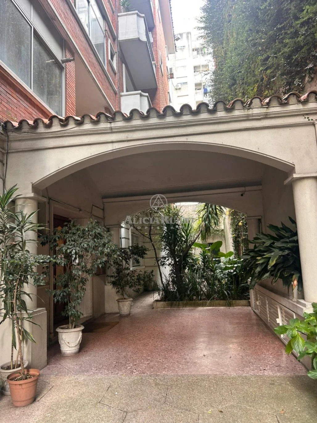 BENITO BLANCO Y VAZQUEZ LEDESMA. BALCONES. 2 DORM + SERV. NO GJE. ALQUILA. - Imagen 3