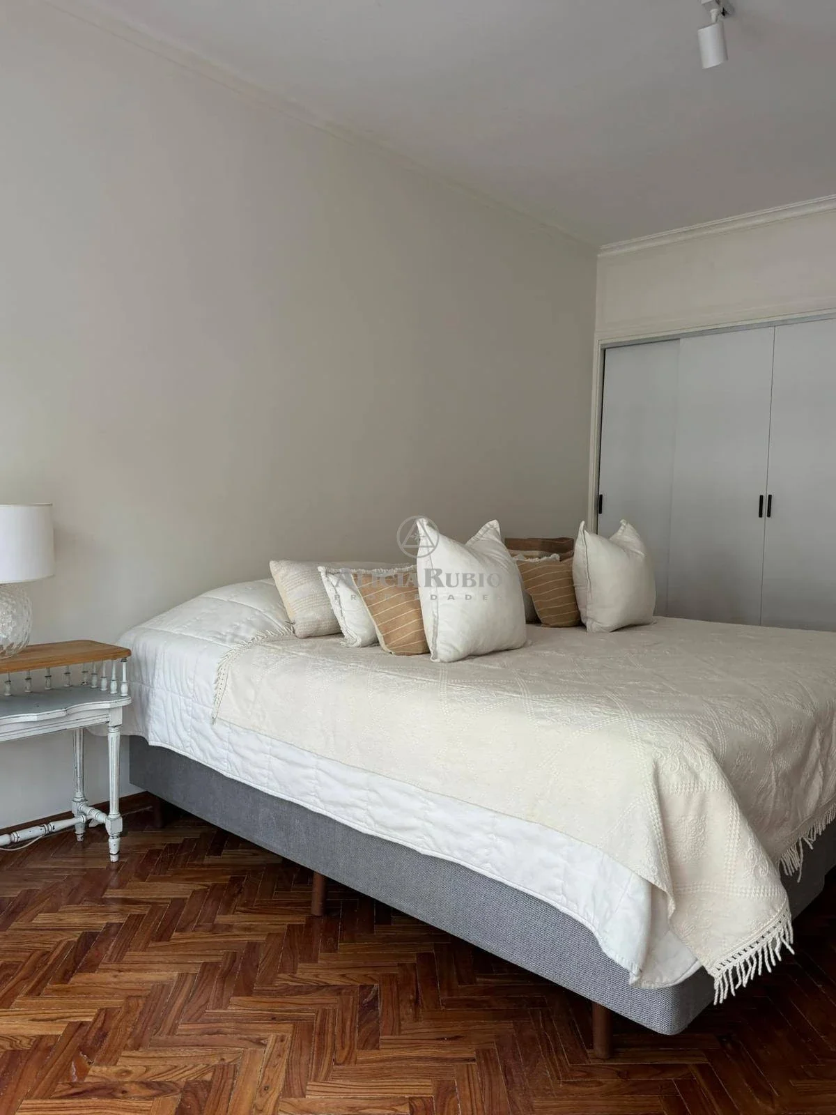 AV BRASIL 2887 y ELLAURI. TODO RECICLADO 2025! GRAN BALCON. 3 DORM + SERV- 145 MTS TOTALES. GARAJE NO FIJO! - Imagen 5