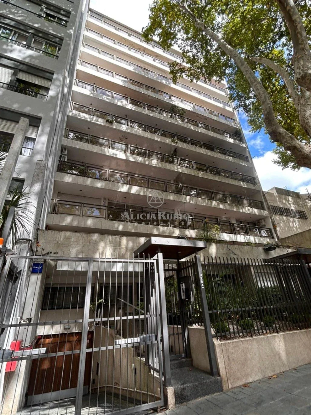 MARTI PROX 26 DE MARZO. BALCONES. TODO RECICLADO 2011! 137 MTS TOTALES. 2 GARAJES. GC$21.000 LOSA Y PORT. - Imagen 1