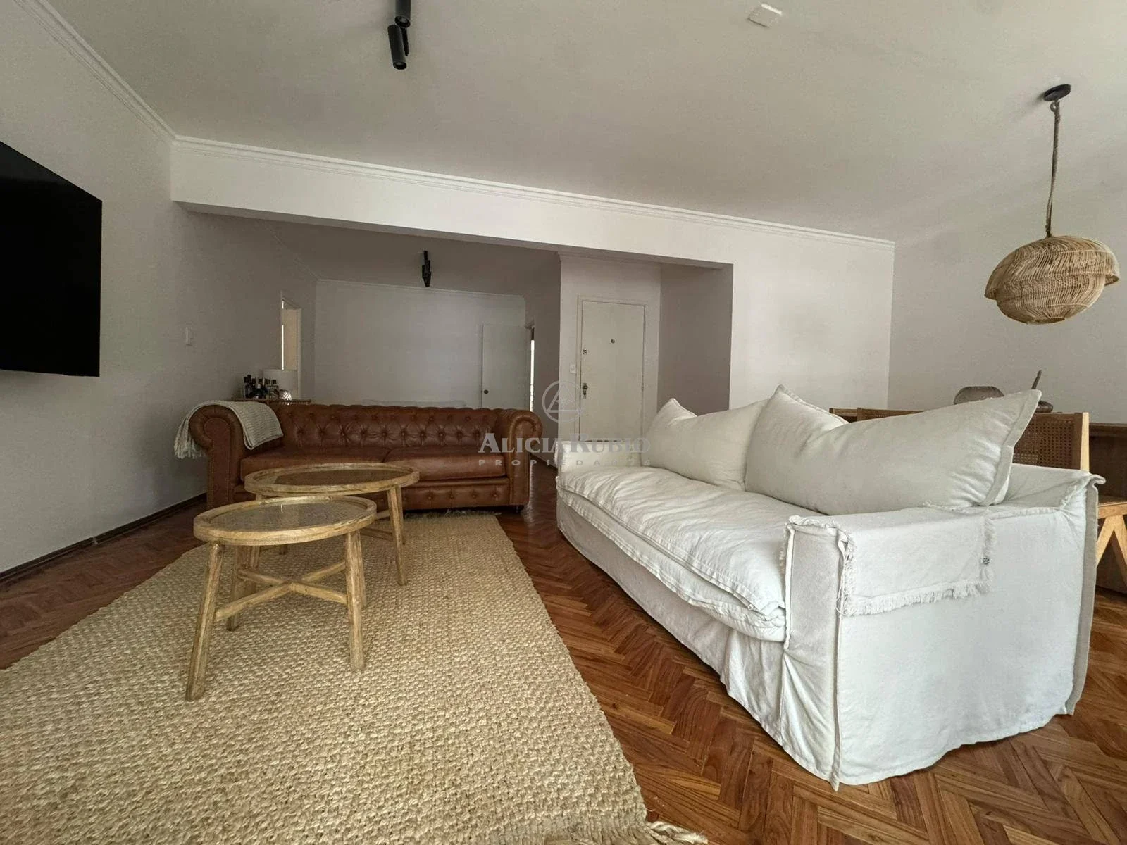 AV BRASIL 2887 y ELLAURI. TODO RECICLADO 2025! GRAN BALCON. 3 DORM + SERV- 145 MTS TOTALES. GARAJE NO FIJO! - Imagen 3
