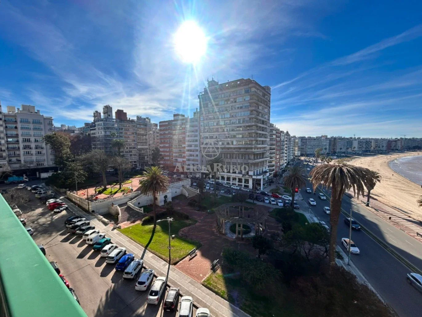 DE ESTILO! FRENTEA A RAMBLA Y PLAZA GOMENSORO. MUCHA CATEGORIA! 233 MTS. LOSA+ AGUA+ VIG24 HORAS. GJE + bOX. ESTUFA LEÑA PROPIA. - Imagen 1