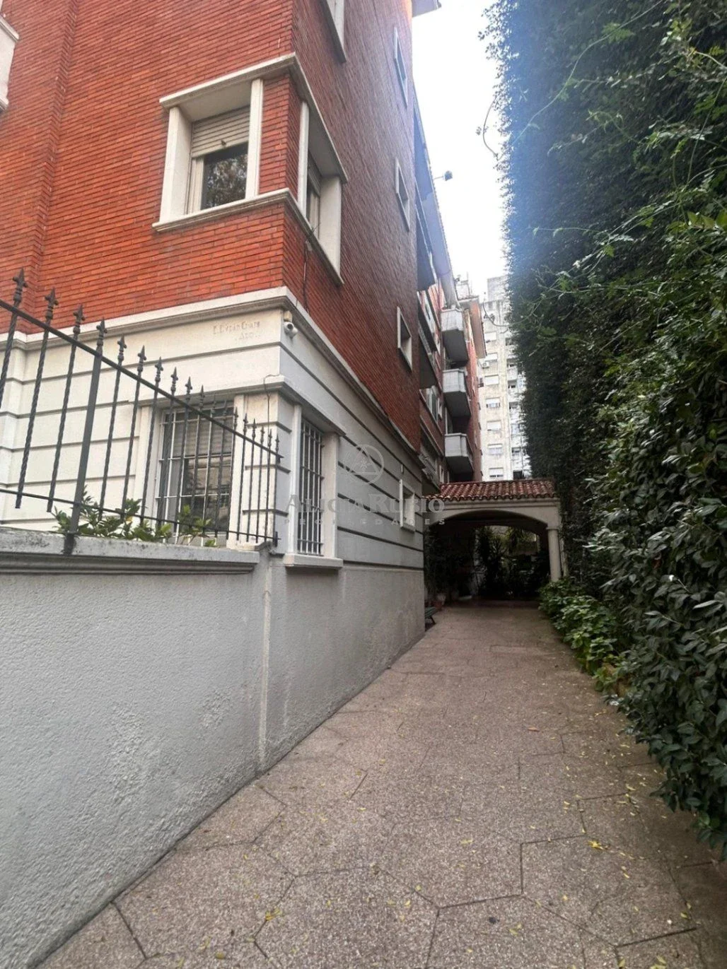 BENITO BLANCO Y VAZQUEZ LEDESMA. BALCONES. 2 DORM + SERV. NO GJE. ALQUILA. - Imagen 2