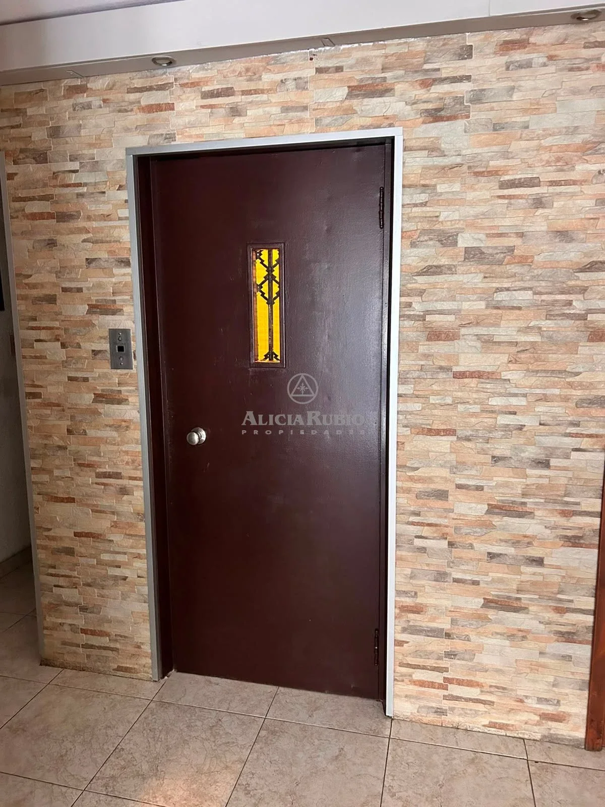 Pastoriza 1420 esq RIVERA. 3 DORM Y SERVICIO, ESTUFA LEÑA- PATIO CON  PARRILLERO. 90 MTS. - Imagen 3
