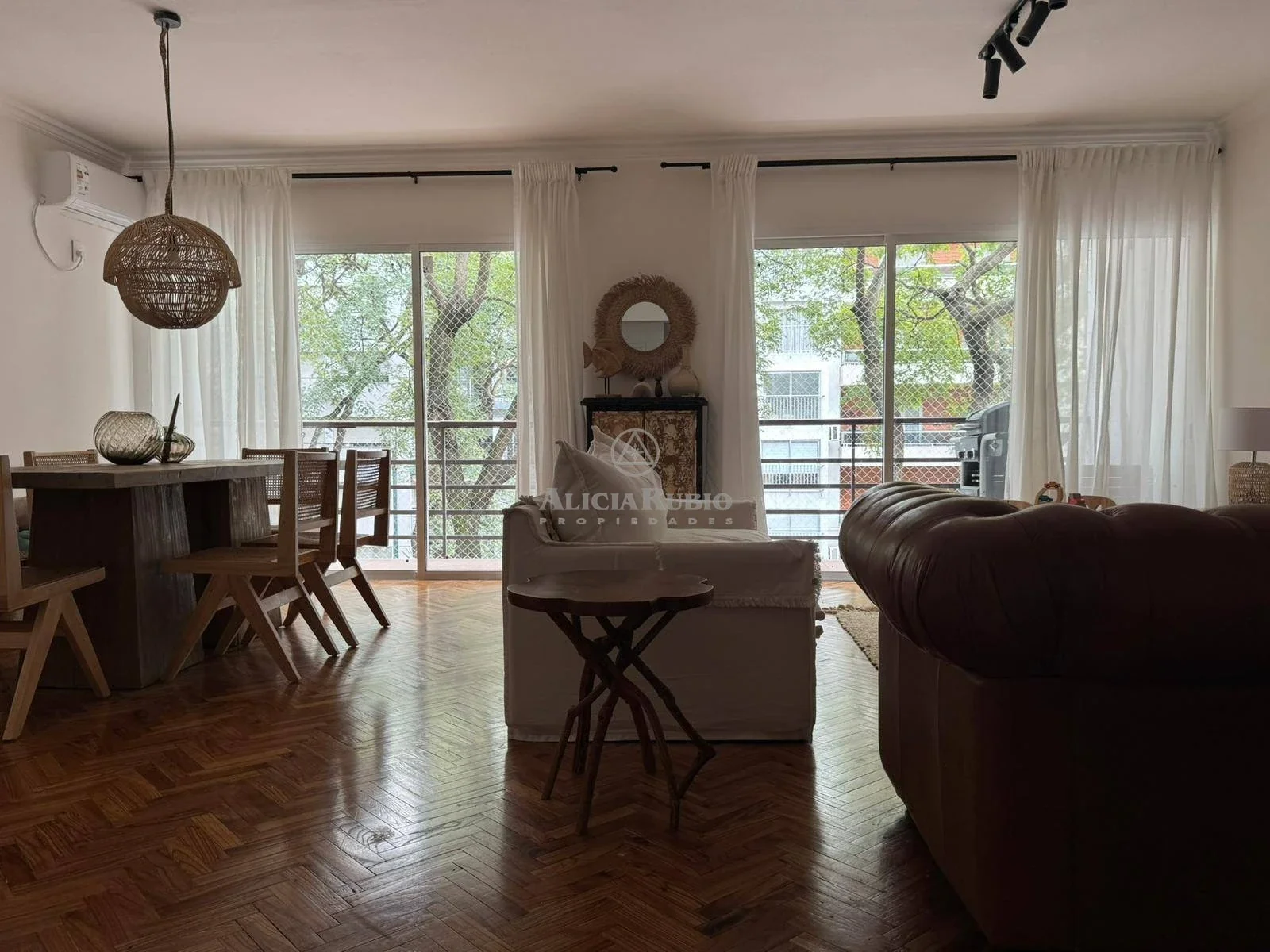 AV BRASIL 2887 y ELLAURI. TODO RECICLADO 2025! GRAN BALCON. 3 DORM + SERV- 145 MTS TOTALES. GARAJE NO FIJO! - Imagen 3