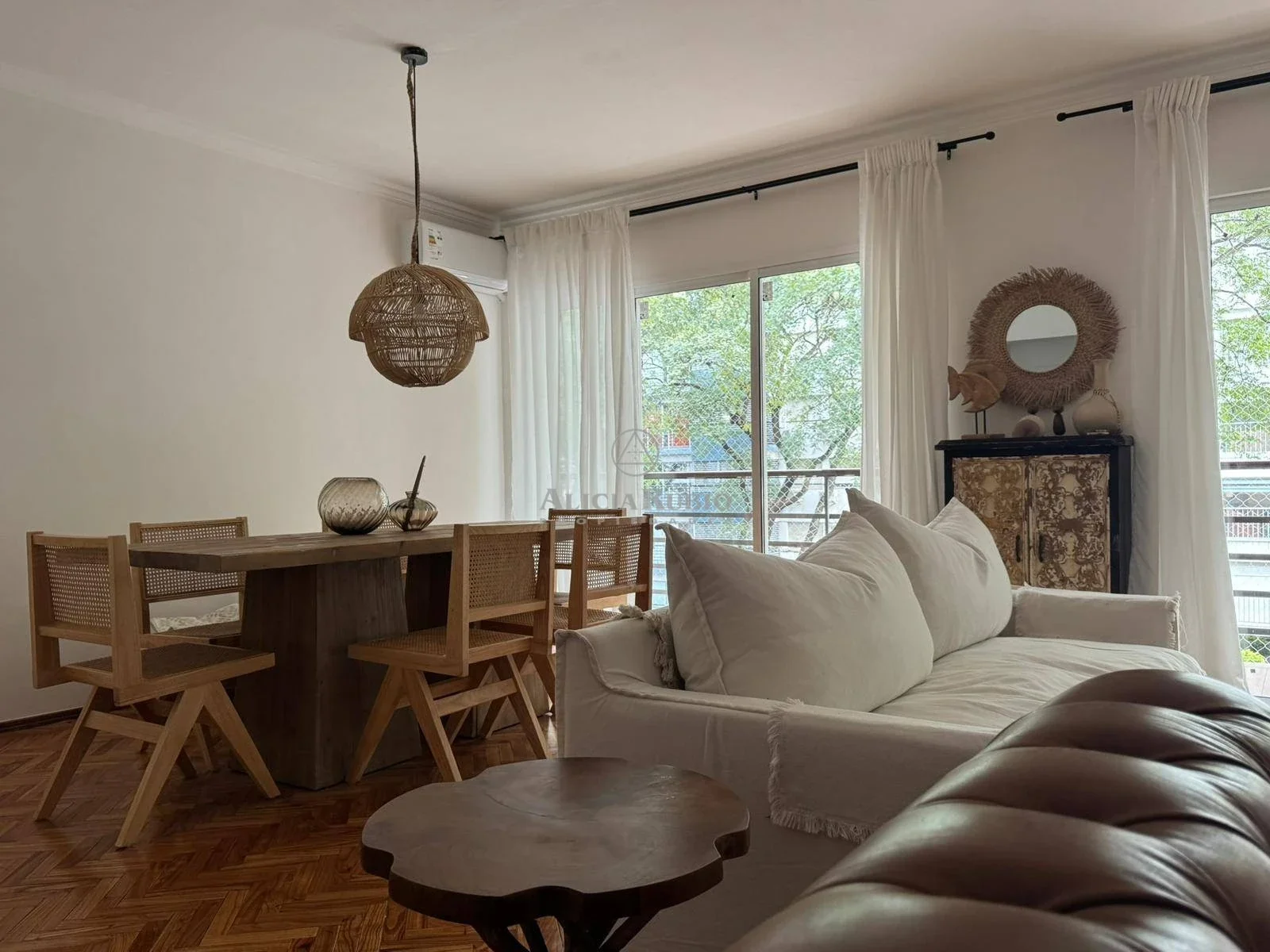 AV BRASIL 2887 y ELLAURI. TODO RECICLADO 2025! GRAN BALCON. 3 DORM + SERV- 145 MTS TOTALES. GARAJE NO FIJO! - Imagen 2