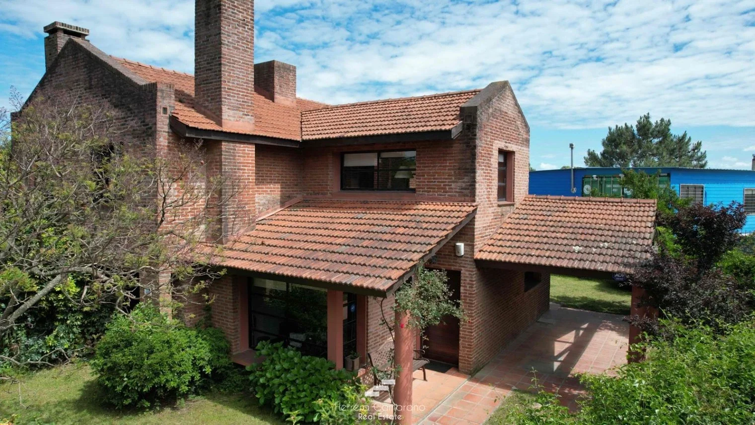 Casa en venta c/ cochera en Médanos de Solymar - Imagen 2
