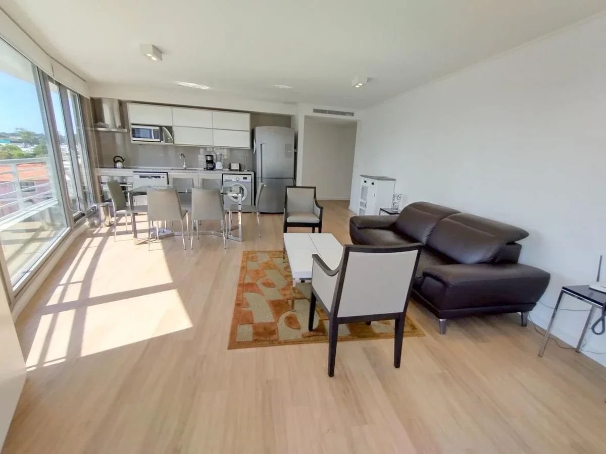 Apartamento en alquiler anual con todos los servicios!! - Imagen 2
