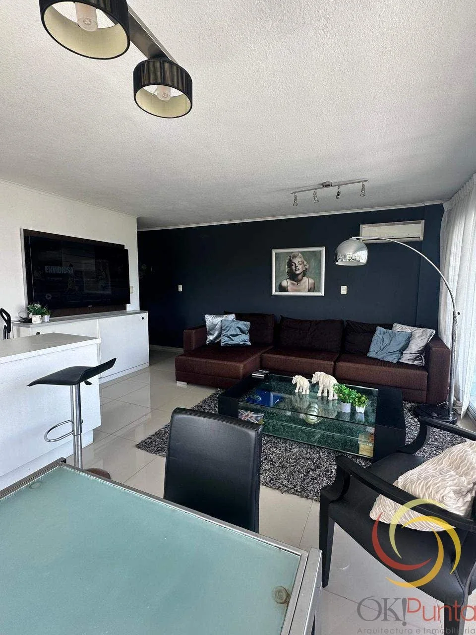 Alquiler anual de apartamento estilo penthouse con terraza!! - Imagen 3