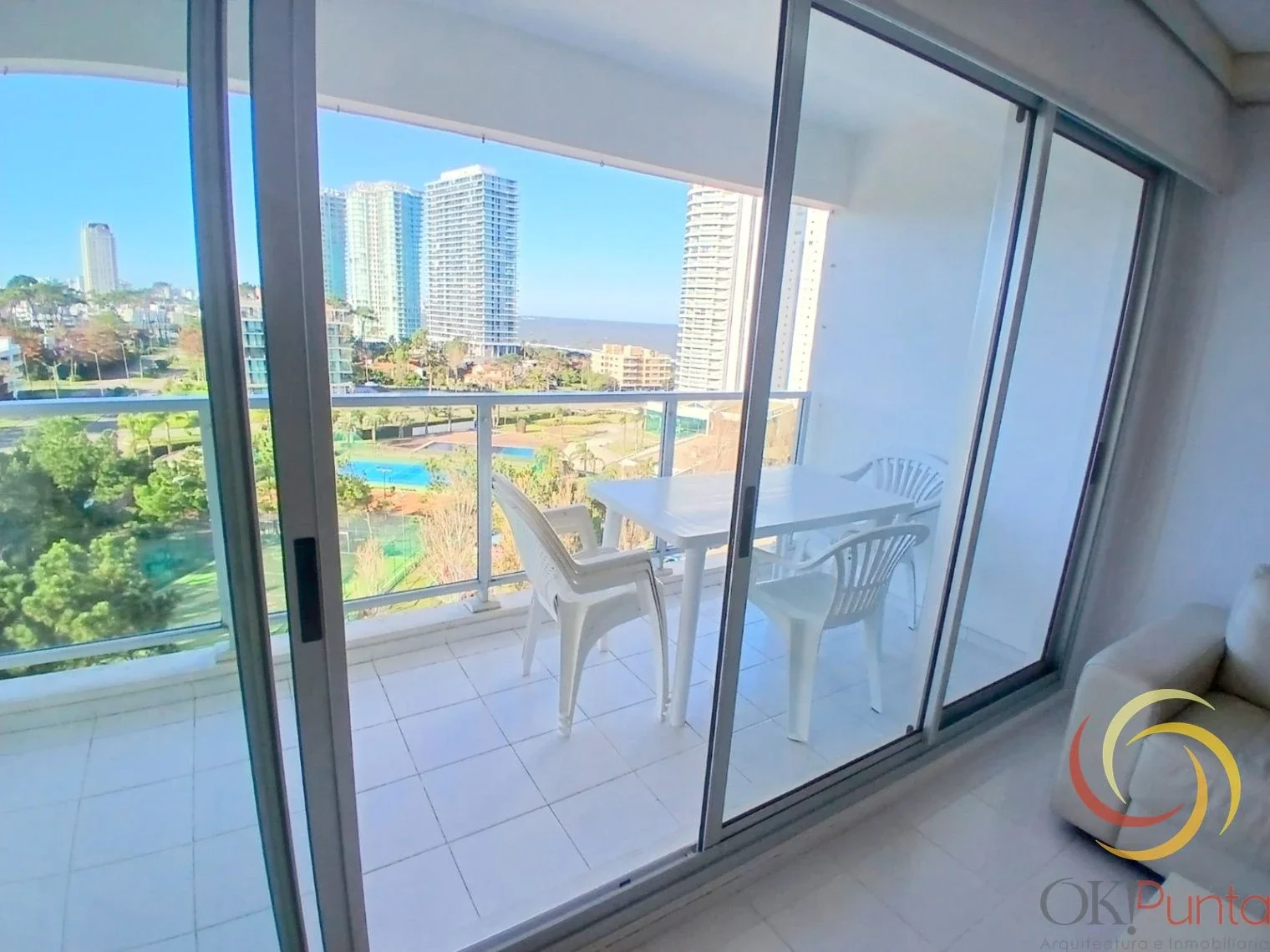 Alquiler anual, apartamento en Playa Mansa con 3 dormitorios!! - Imagen 3