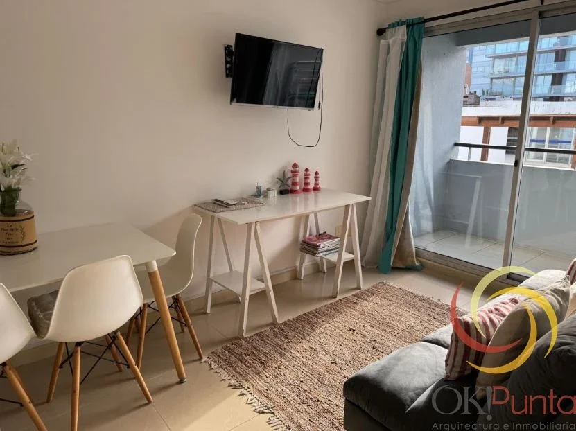 Oportunidad en zona Península 1 dormitorio y garaje - Imagen 3