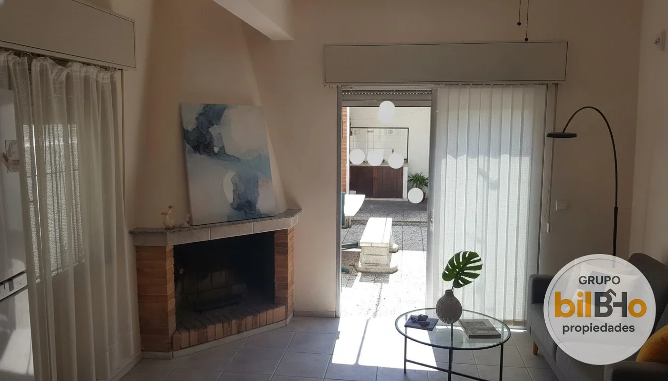 Casa en alquiler c/ cochera techada , 2 amplios dormitorios y fondo con parrilla - Imagen 3