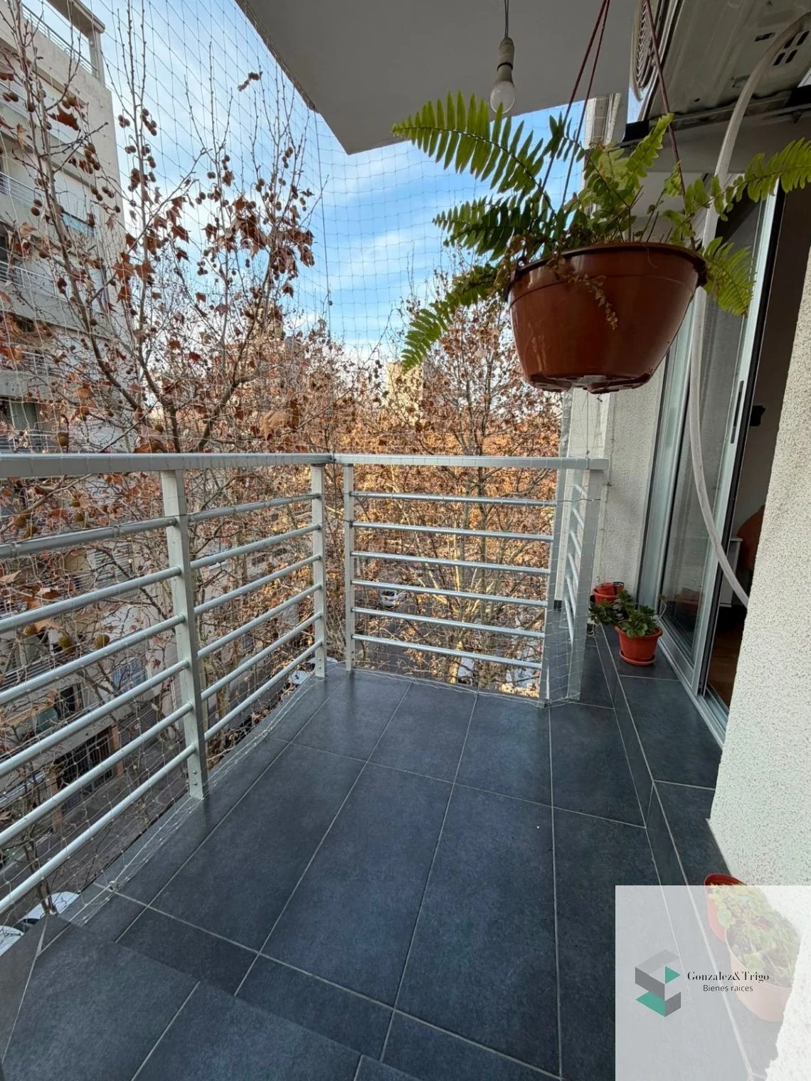 Apartamento en alquiler c/ cochera en Cordón - Imagen 2