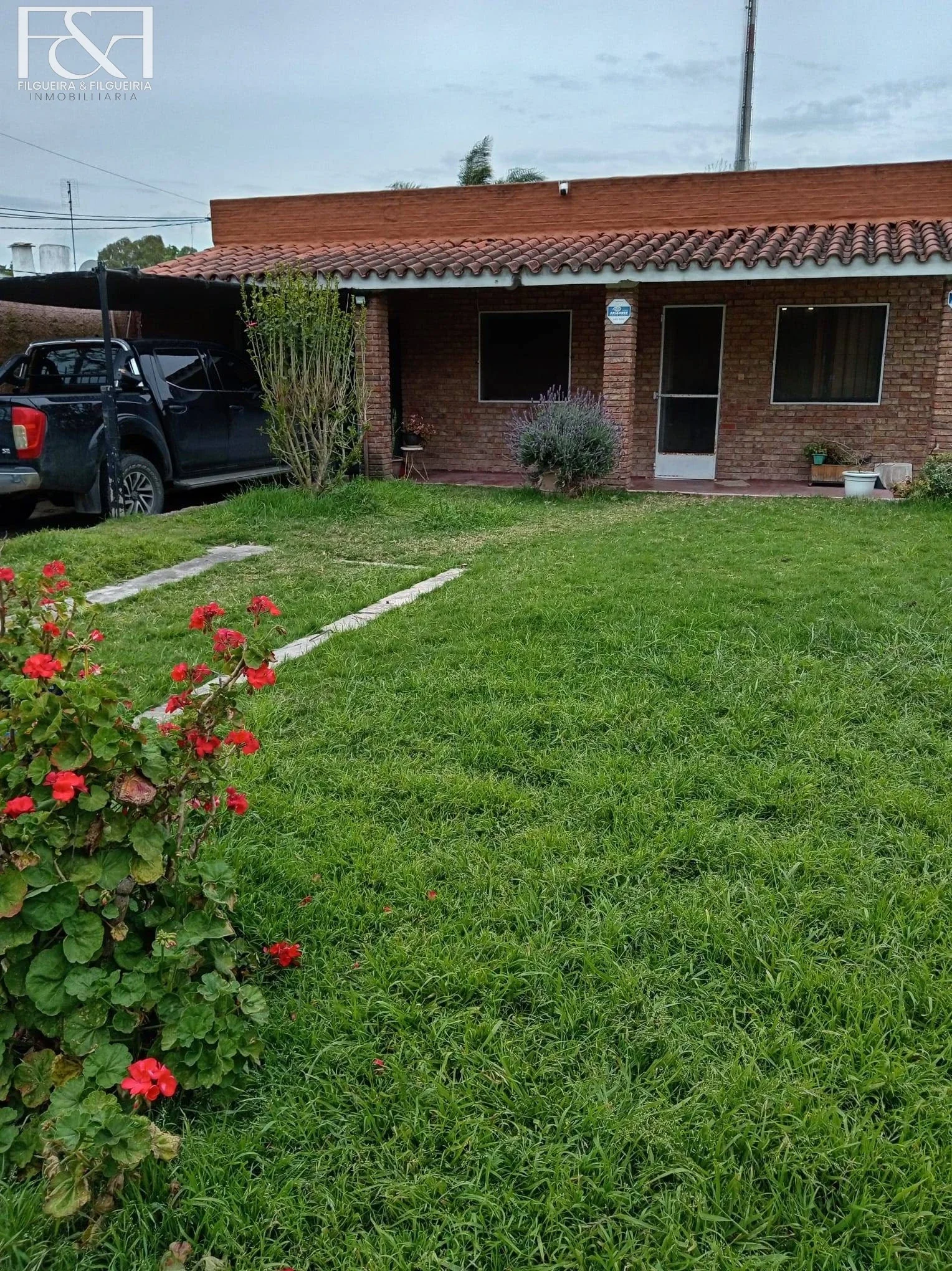 Casa en venta c/ cochera en Carrasco - Imagen 2