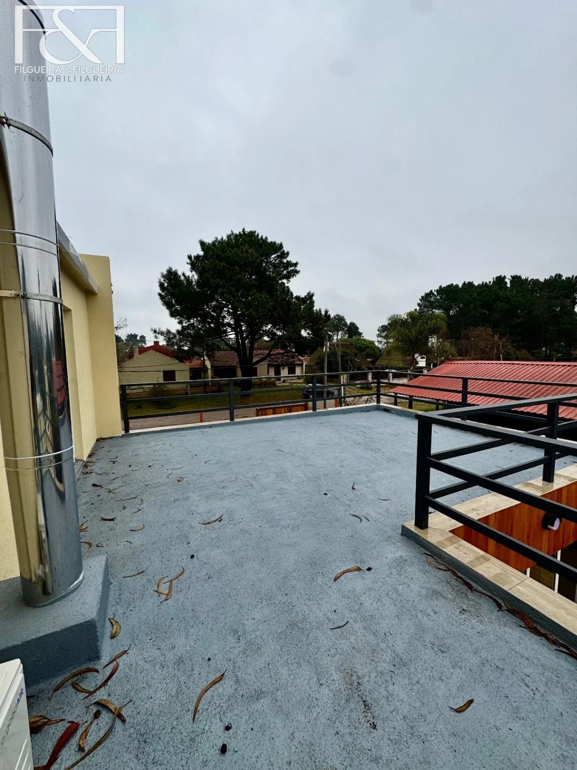Casa en venta c/ cochera en Jardin Pinares - Imagen 3