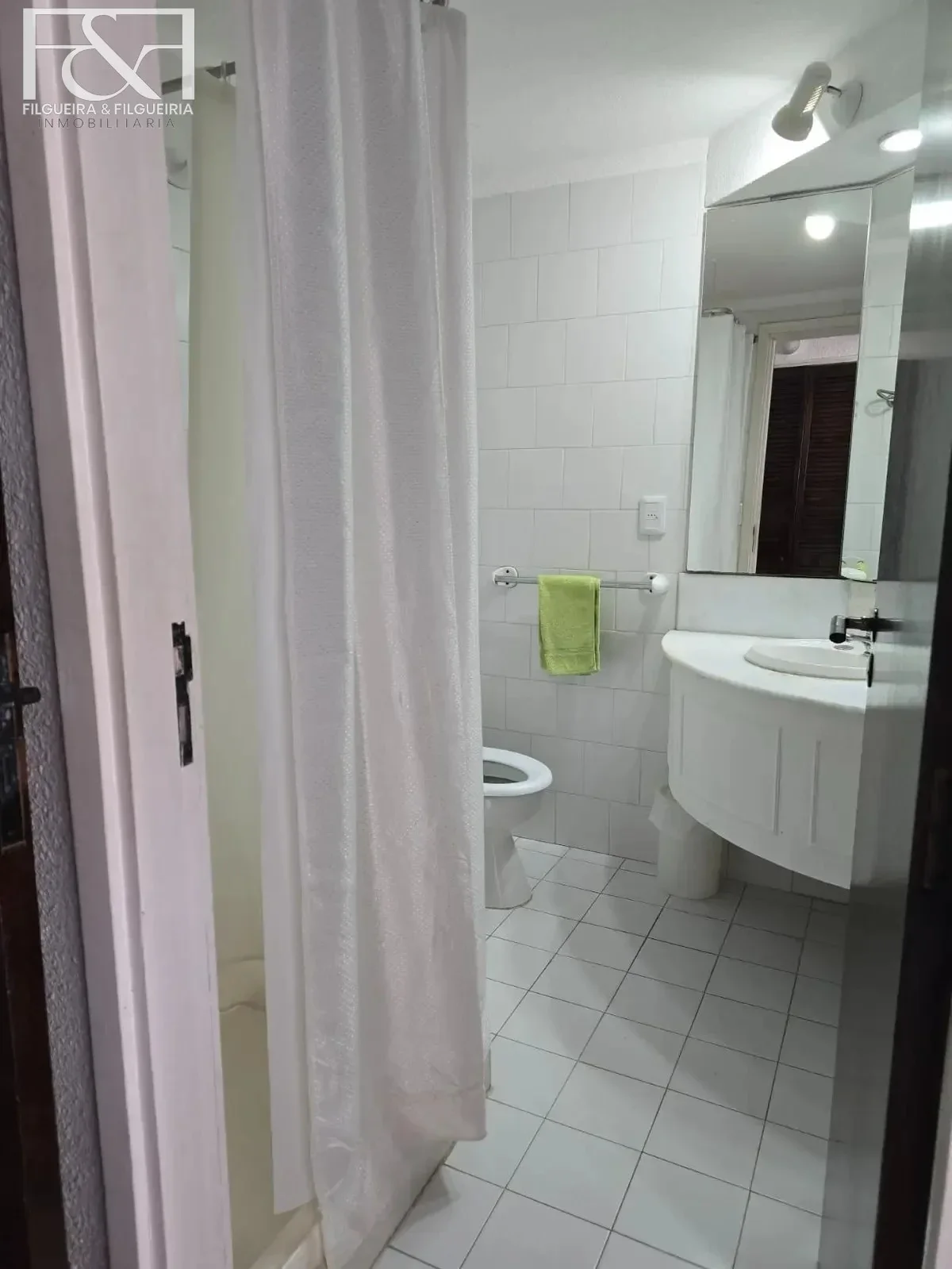 Apartamento en venta c/ cochera en Cantegril - Imagen 3