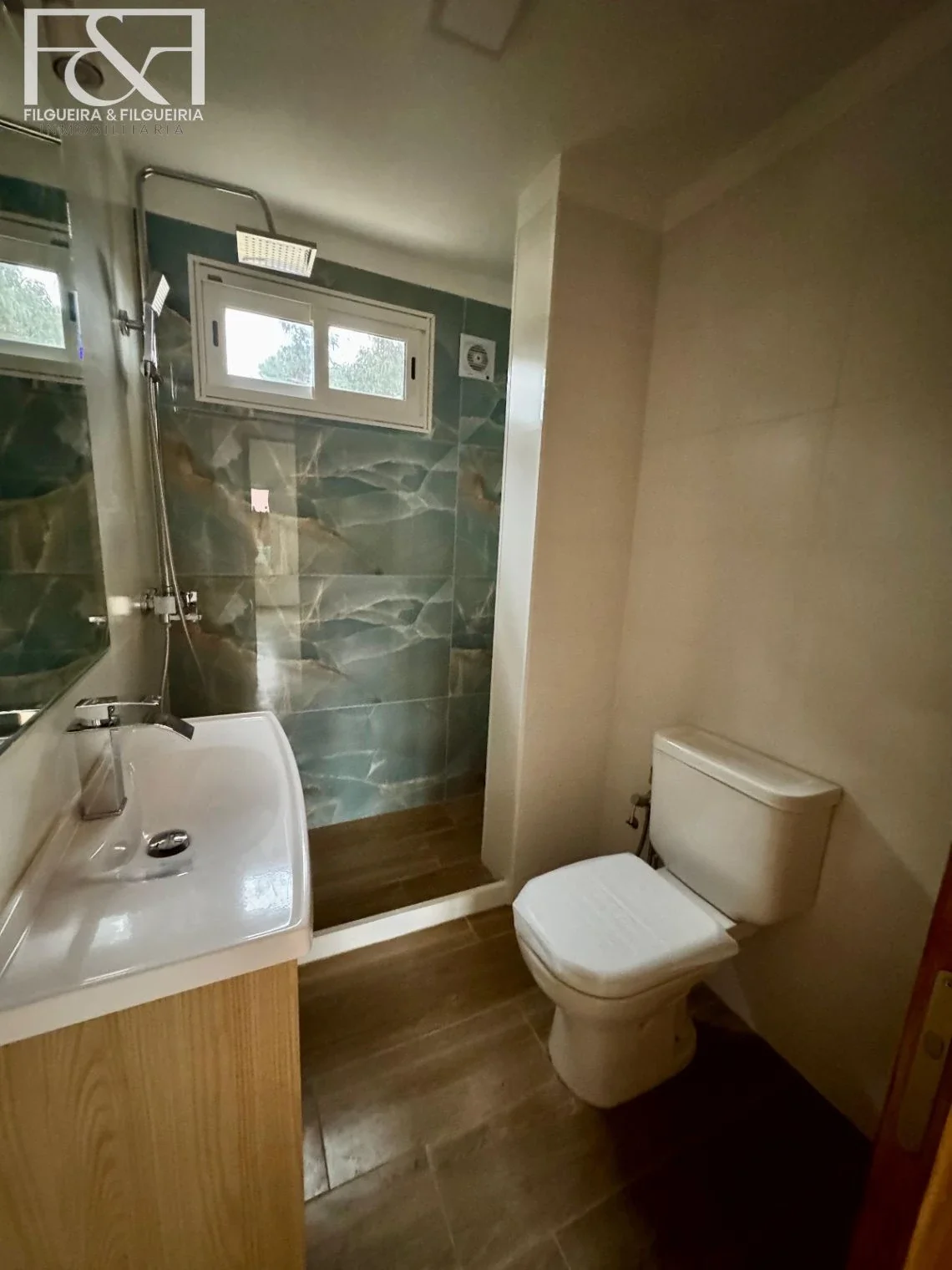 Casa en venta c/ cochera en Jardin Pinares - Imagen 4