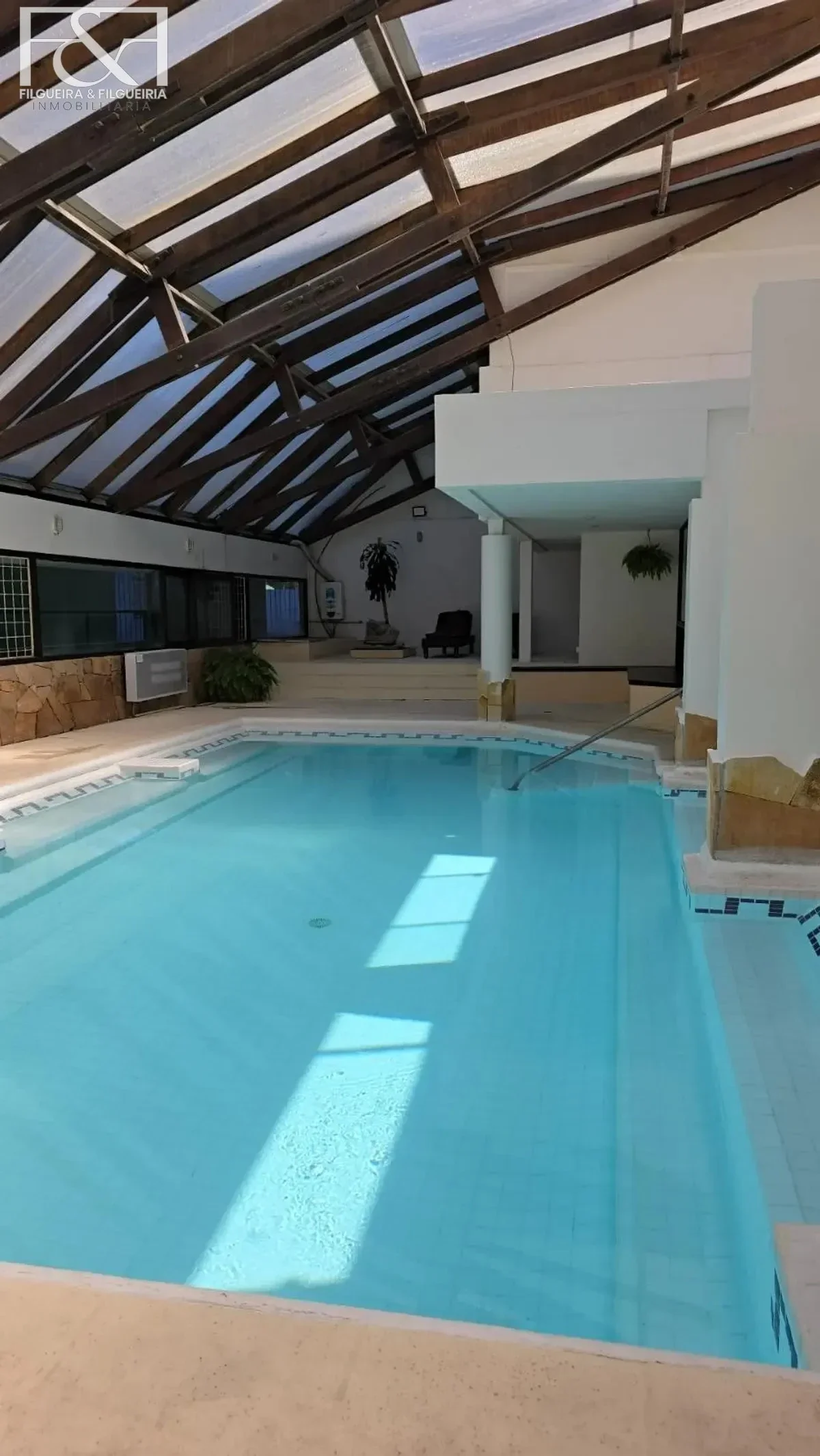 Apartamento en venta c/ cochera en Cantegril - Imagen 2