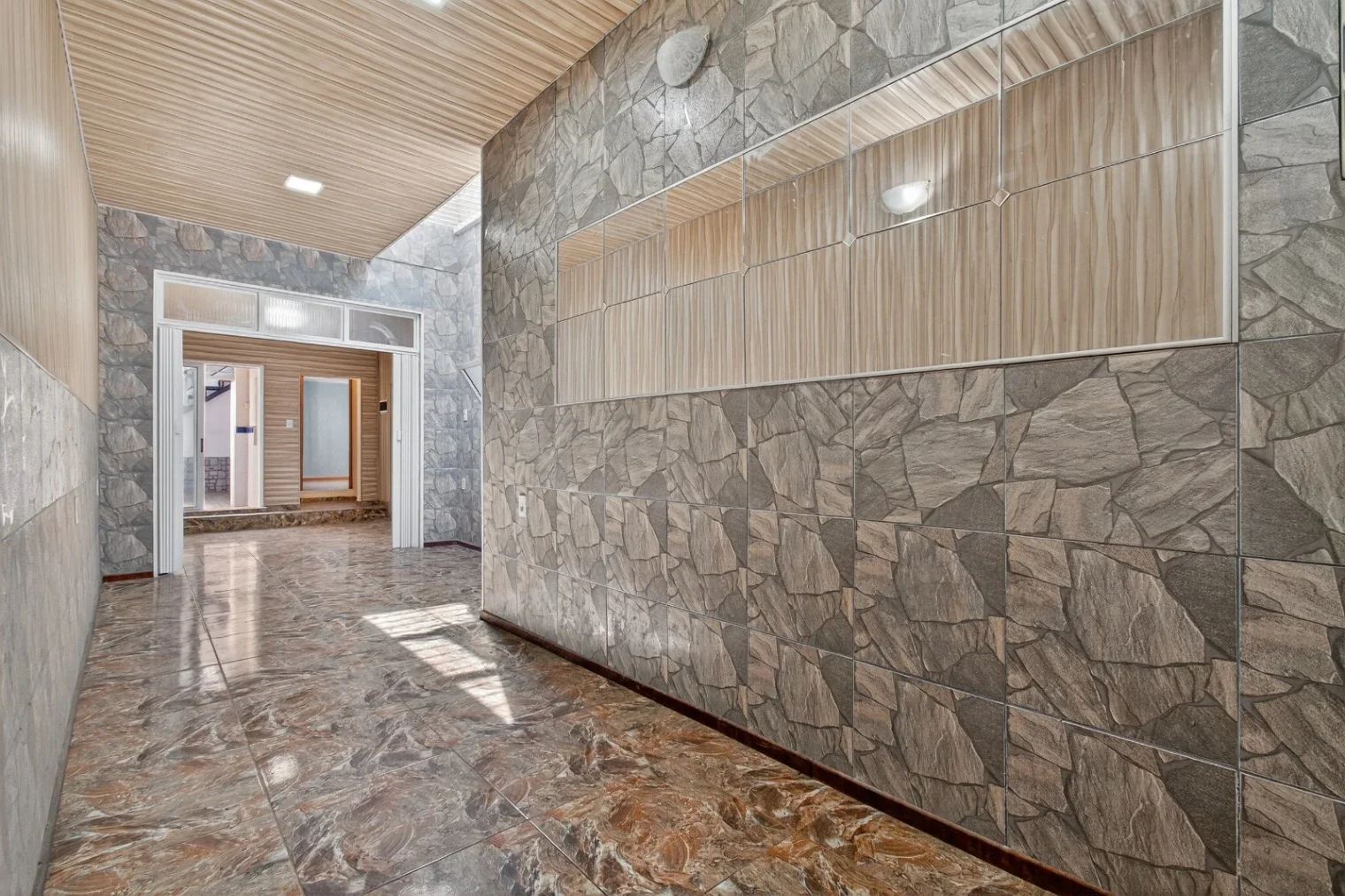 Venta de casa de 2 dormitorios en Belvedere sobre Av Carlos María Ramírez. - Imagen 1