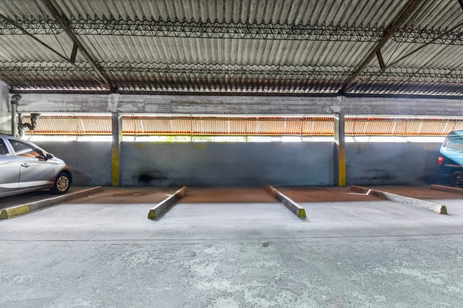 Venta Cochera Centro Colonia entre Yaguarón y Yi unidad 527 - Imagen 1