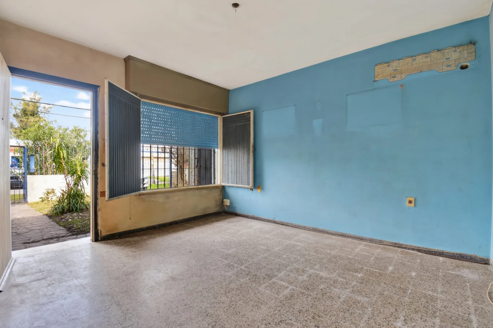 Casa en venta c/ cochera en Colón - Imagen 2
