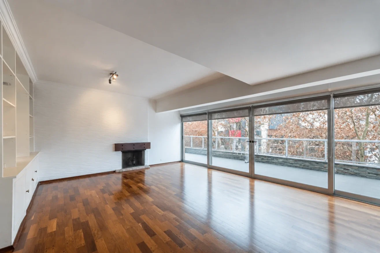 Venta de apartamento de 3 dormitorios y 2 baños en Centro. G. Ruiz y San José. - Imagen 1