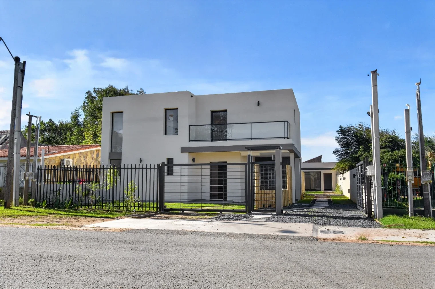 Casa en venta 3 dormitorios en Shangrilá - Imagen 1