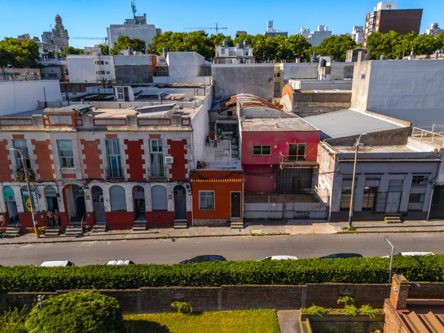 Venta de casa/terreno de 106 m2. 3 dormitorios en Barrio Sur. Próx. Dique Mauá. - Imagen 4