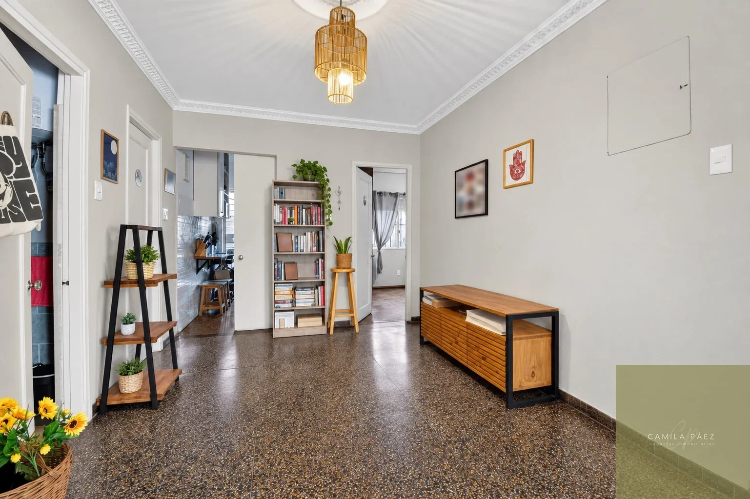 Venta apartamento tres dormitorios/ Patio en Centro - Imagen 5