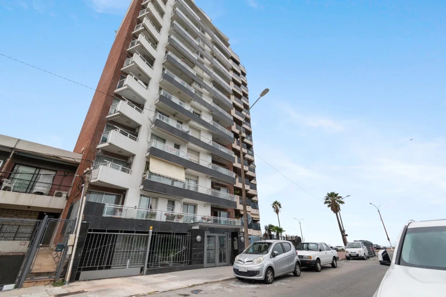 Venta Monoambiente con Garaje a estrenar y equipado en Malvín línea de rambla. - Imagen 4