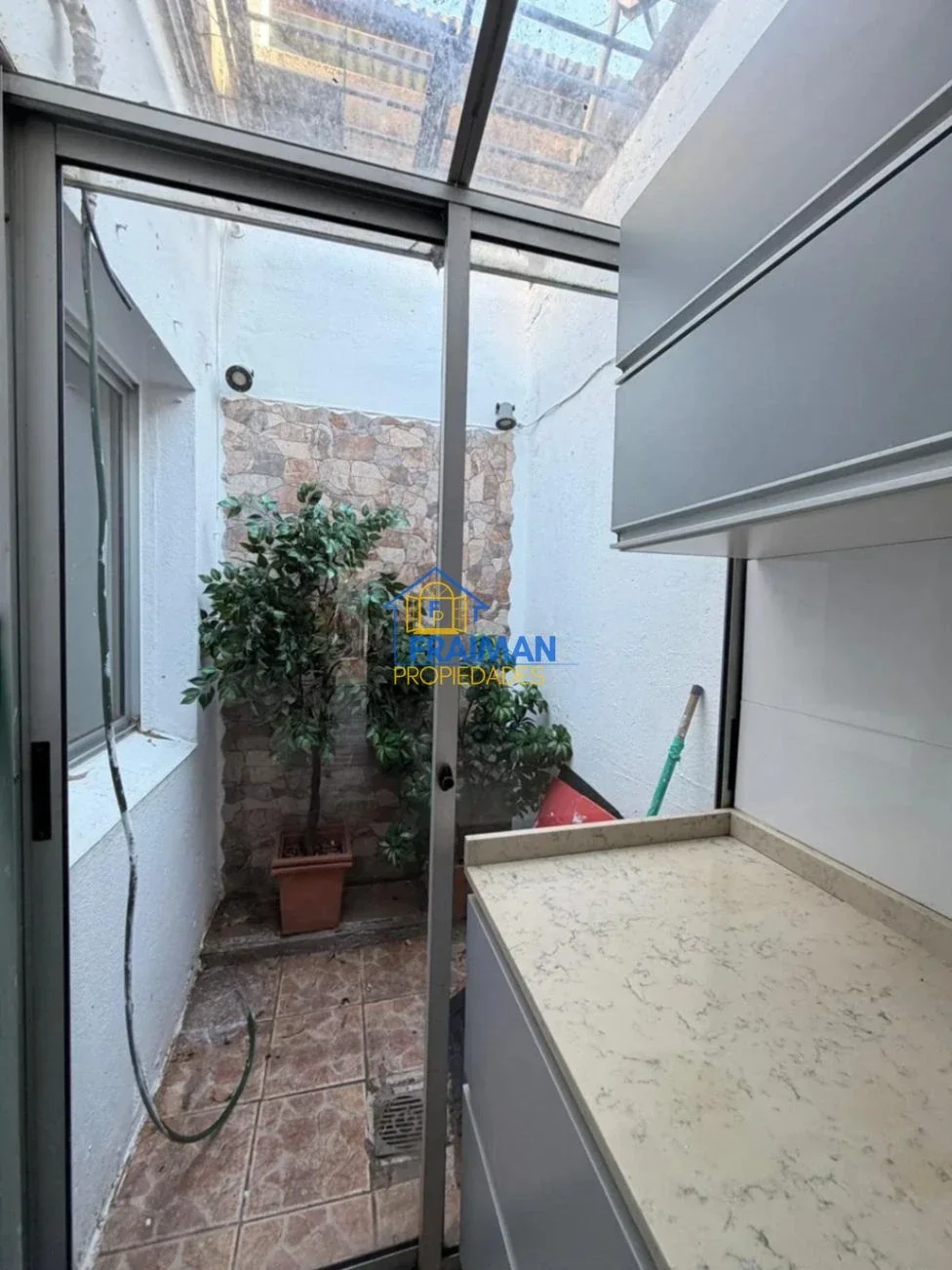 Casa 1 Dormitorio en alquiler c/ cochera en Buceo - Imagen 4