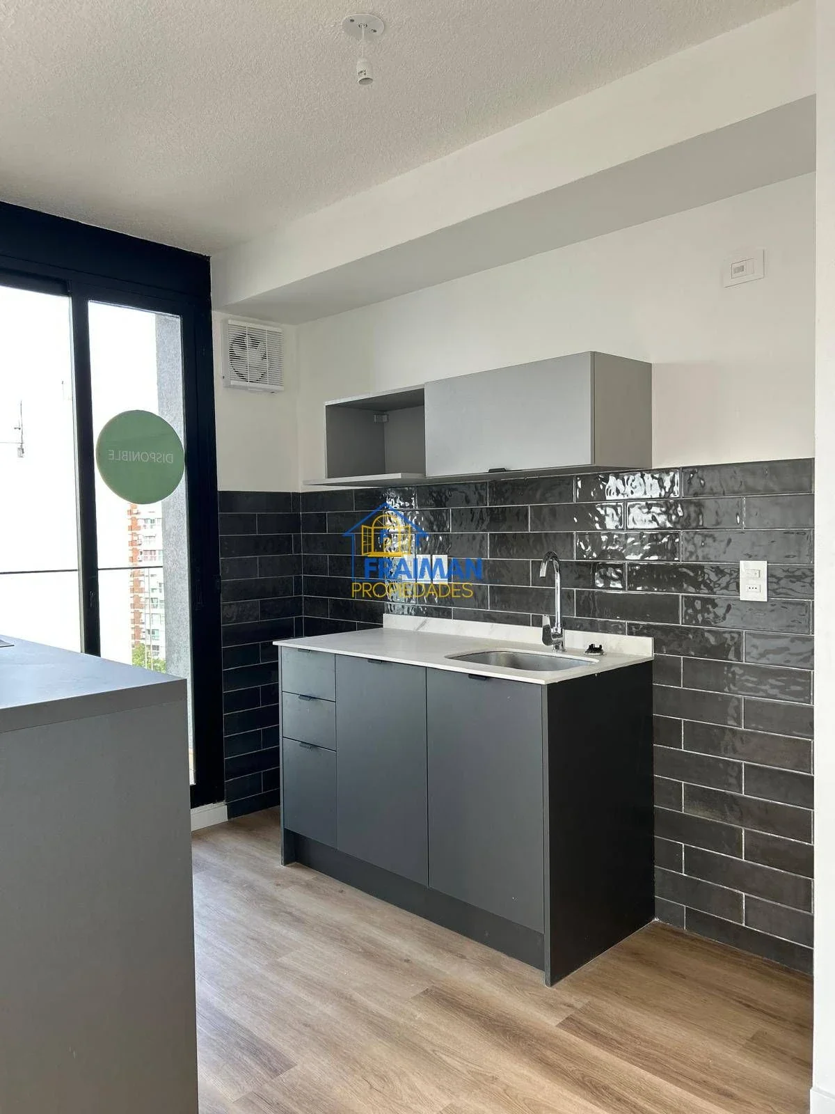 Apartamento en alquiler c/ cochera en Tres Cruces - Imagen 3