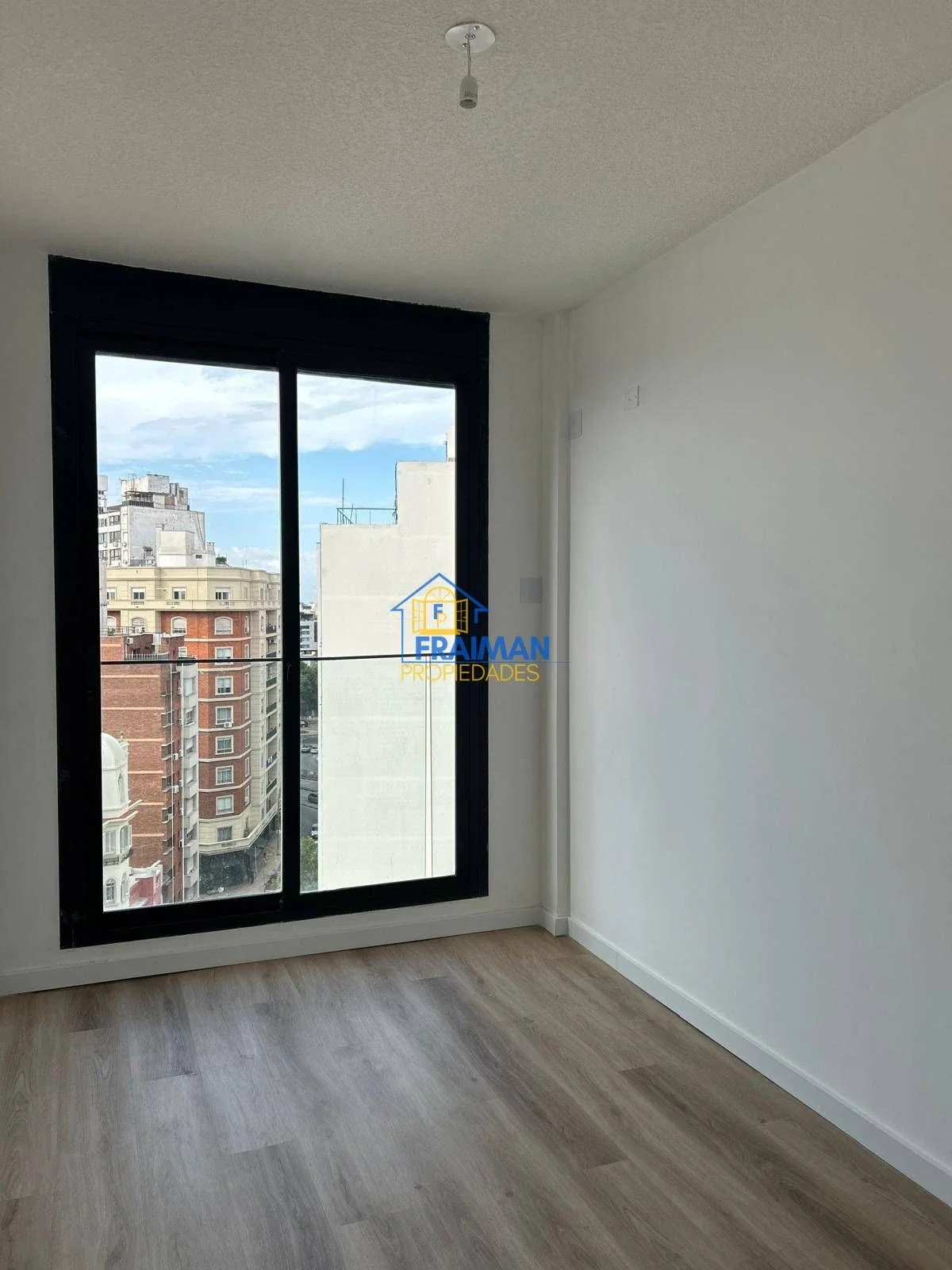 Apartamento en alquiler c/ cochera en Tres Cruces - Imagen 5