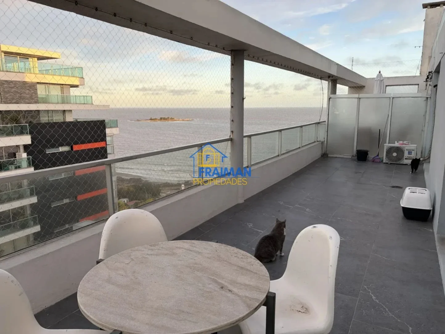 Apartamento en alquiler c/ cochera en Malvin - Imagen 1