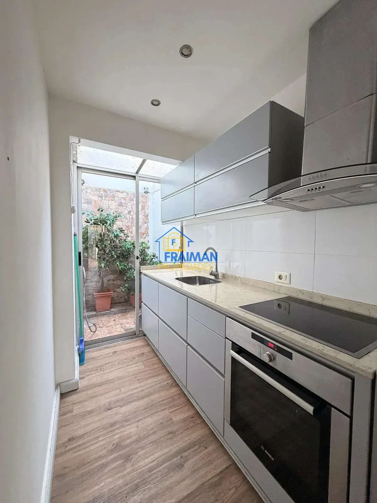 Casa 1 Dormitorio en alquiler c/ cochera en Buceo - Imagen 5