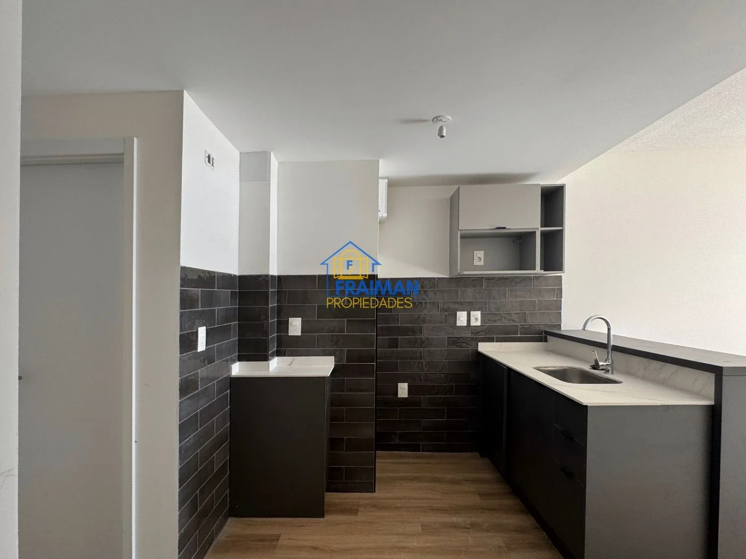 Apartamento en alquiler en Tres Cruces - Imagen 4
