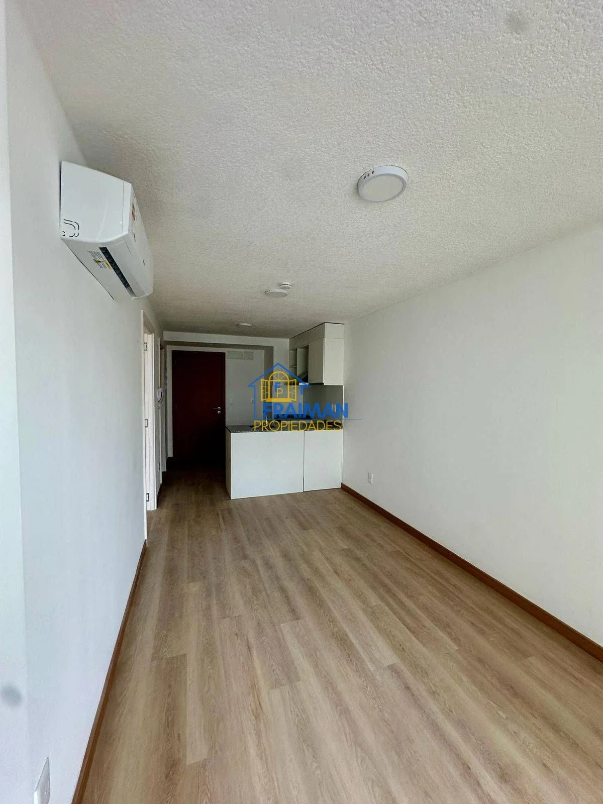 Apartamento en alquiler en Tres Cruces - Imagen 3